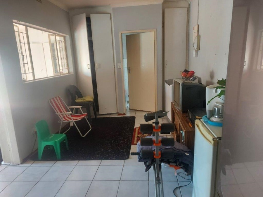 1 Bedroom Property for Sale in Mid Town North West